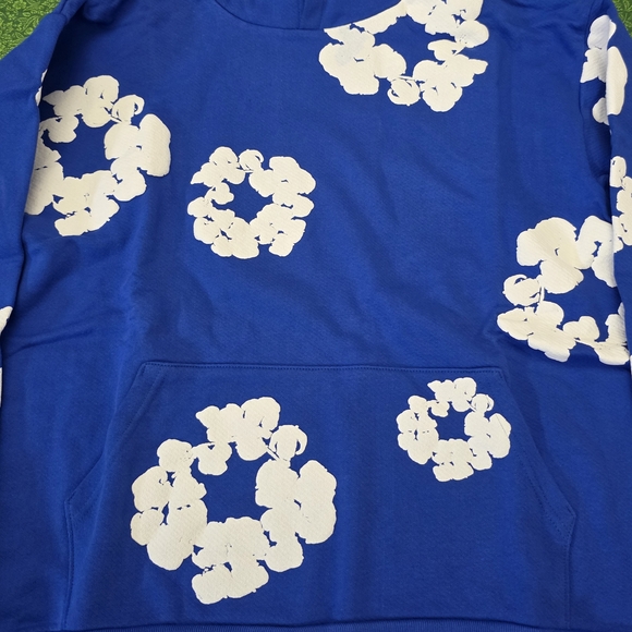 Blue and White Floral Men's Sweater - Picture 10 of 10
